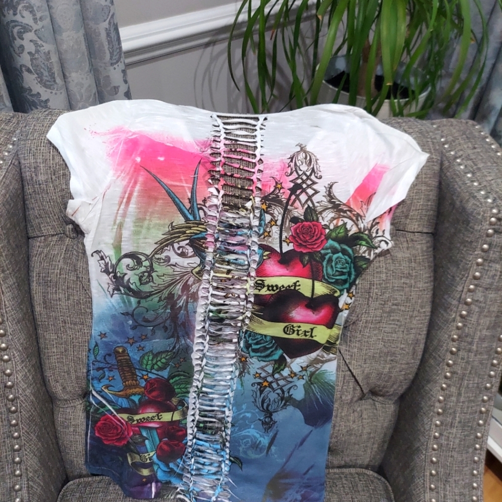 Girl Rocker Inspired Graphic Tee - Picture 5 of 5